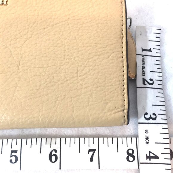 Coach Cream Leather Wallet With Multiple Card Slots & ID Window - Picture 5 of 8